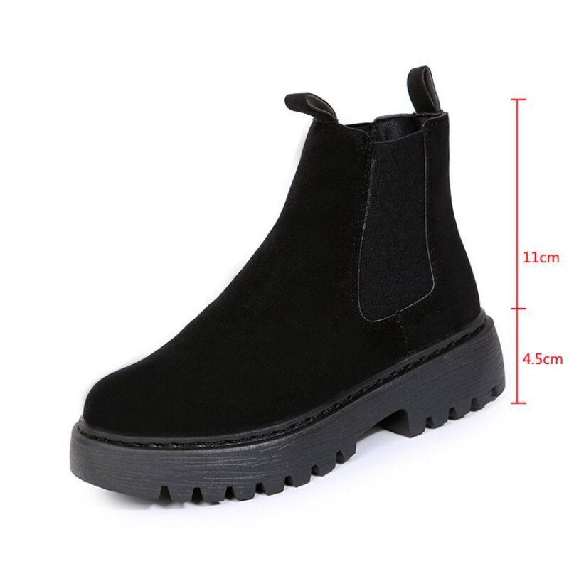 Black boot with measurements showing an 11 cm (4.3″) shaft and 4.5 cm (1.8″) heel section.