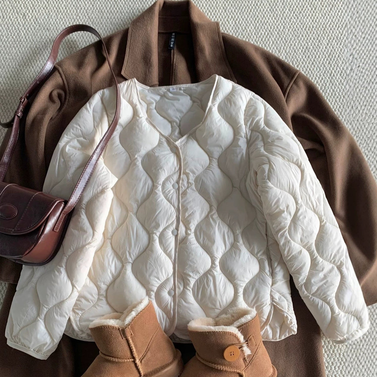 Women's Lightweight Quilted Jacket, Collarless V-Neck, Wave Quilt