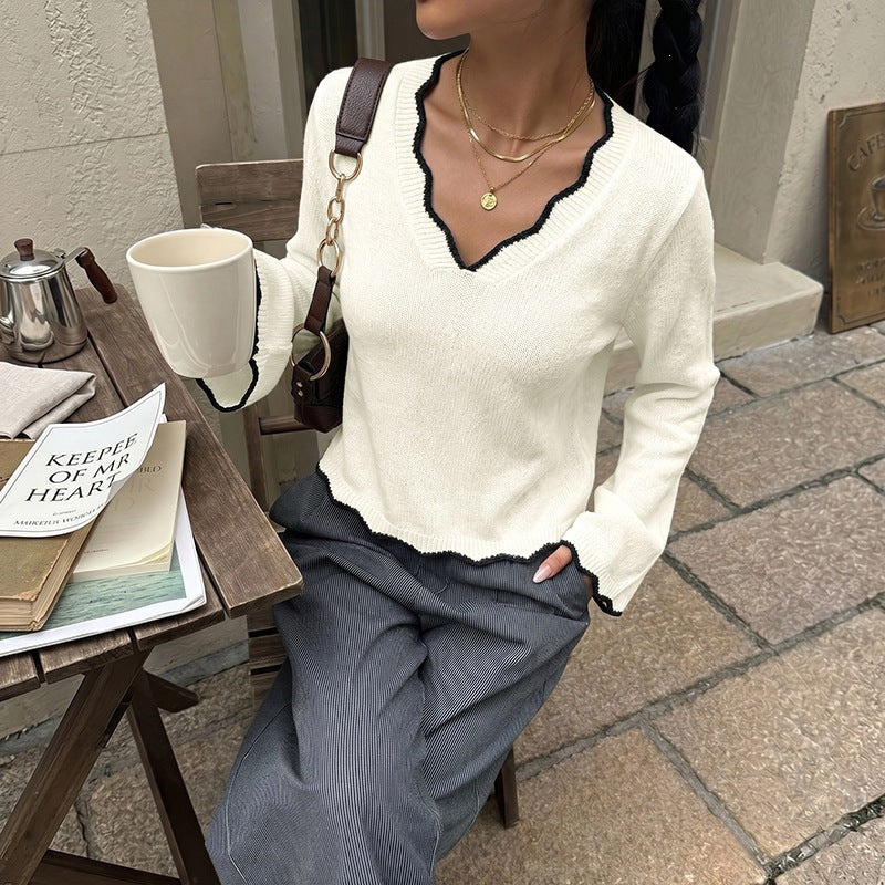 Scalloped V-Neck Sweater with Contrast Trim, Cropped Women's Jumper