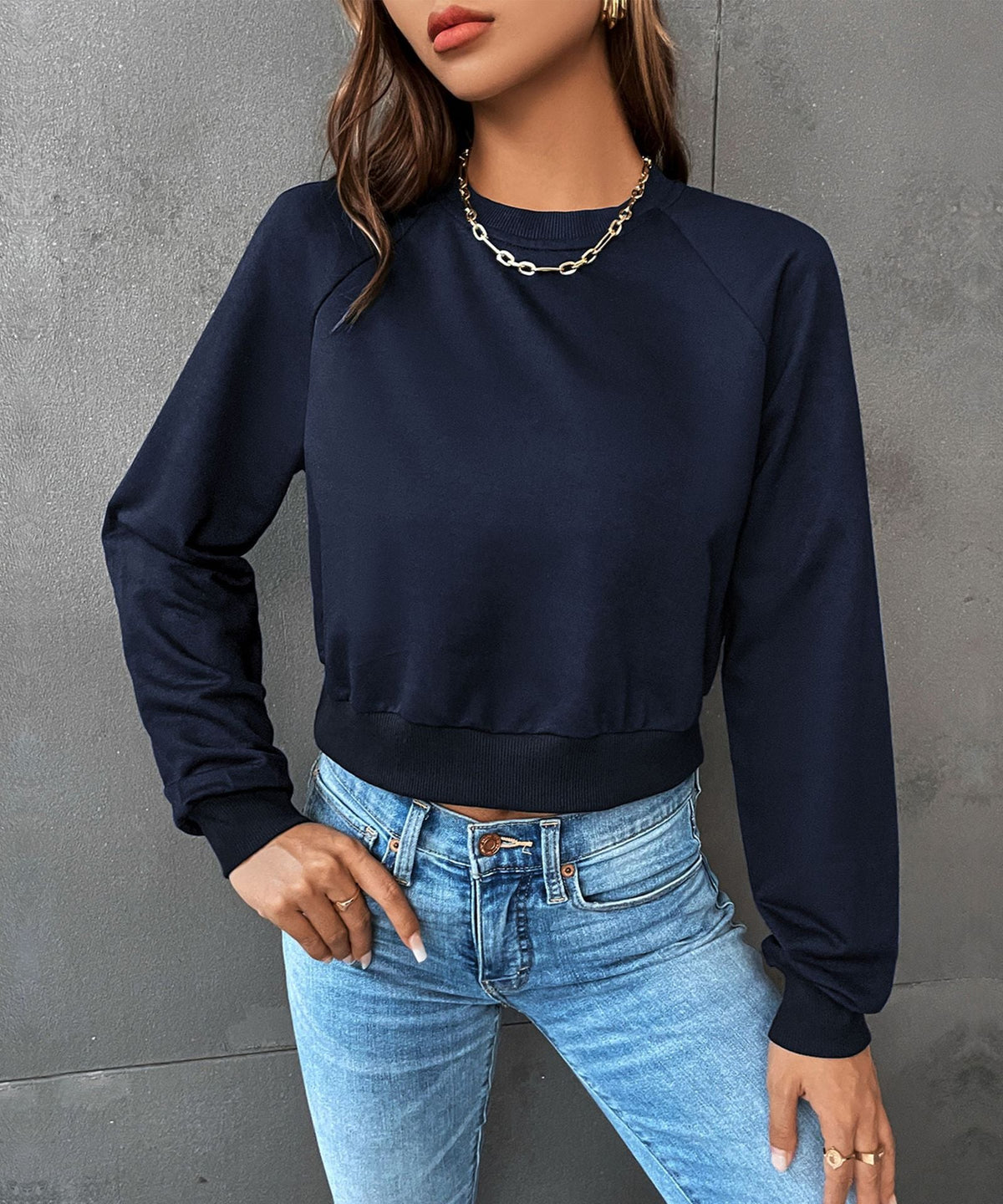 Cropped Raglan Sweatshirt with Crew Neck, Women's Long Sleeve Top