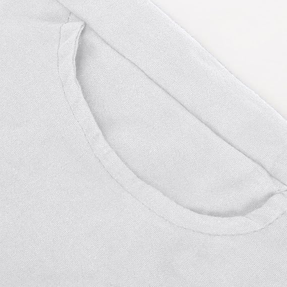 Close-up of the white curved pocket opening.